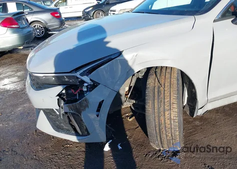 2025 Kia K5 Gt-Line z USA, uszkodzony, nr VIN KNAG64J78S5324364